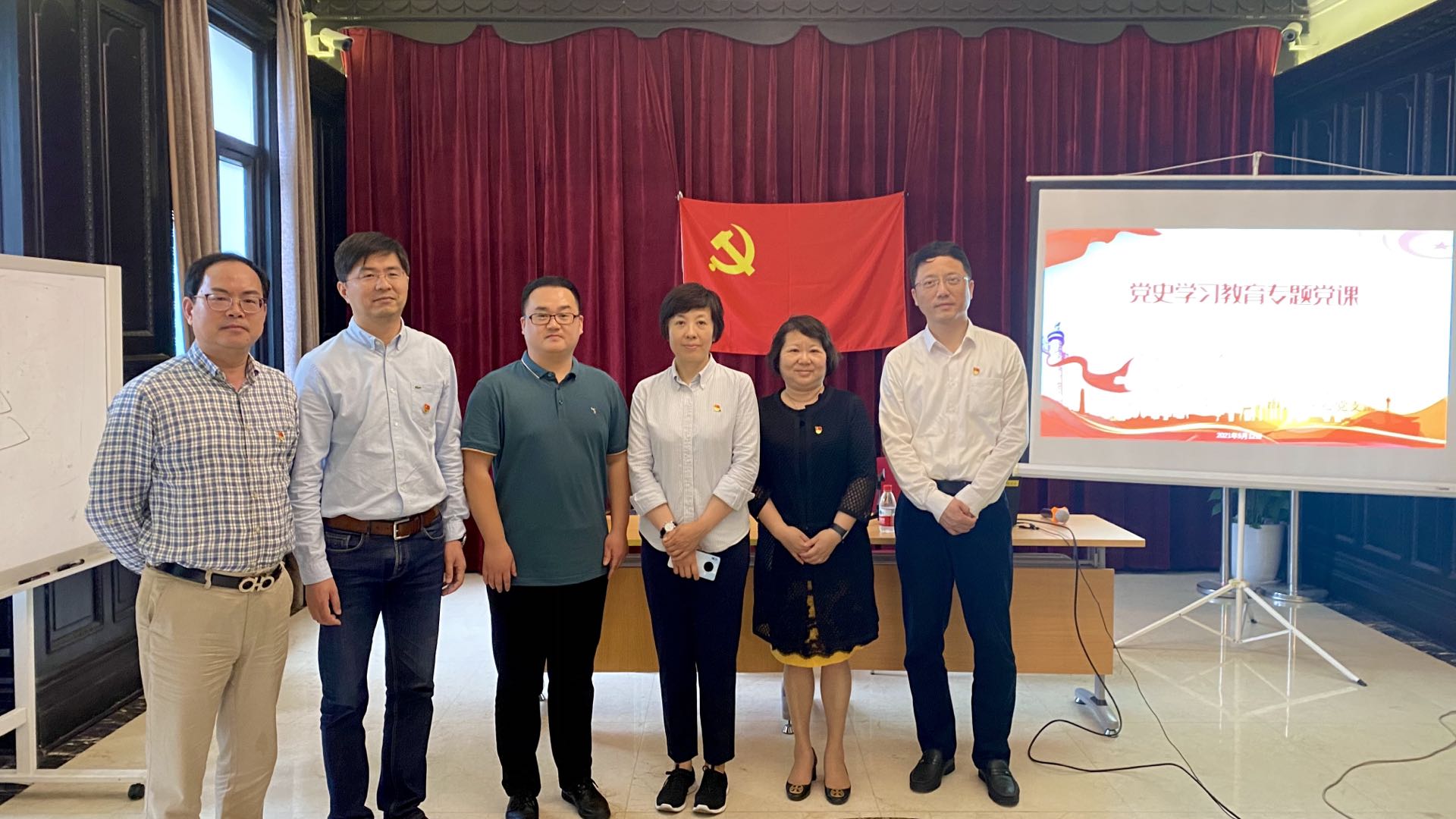 回首建党初心路